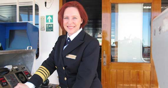 cruise-captain-melani